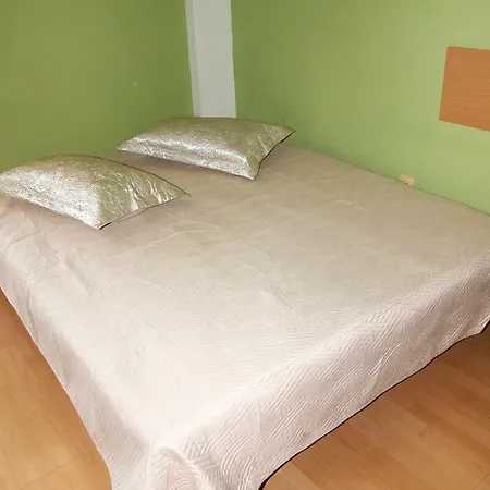 Diana Apartment *